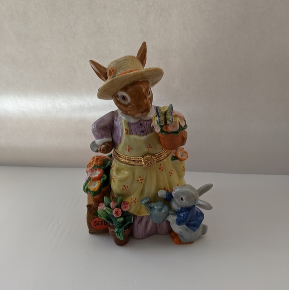Mother Rabbit Trinket Box - Picture 6 of 8